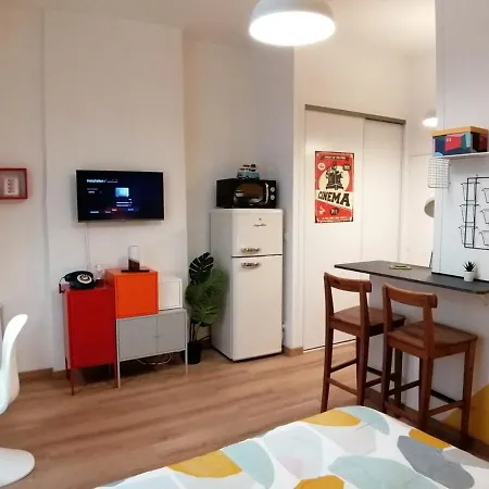 Retro Pop Apartment Angers